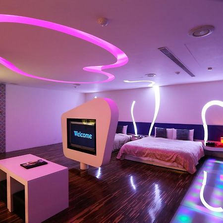 Ya Nold Fashion House Hotel Jiaoxi Exterior photo